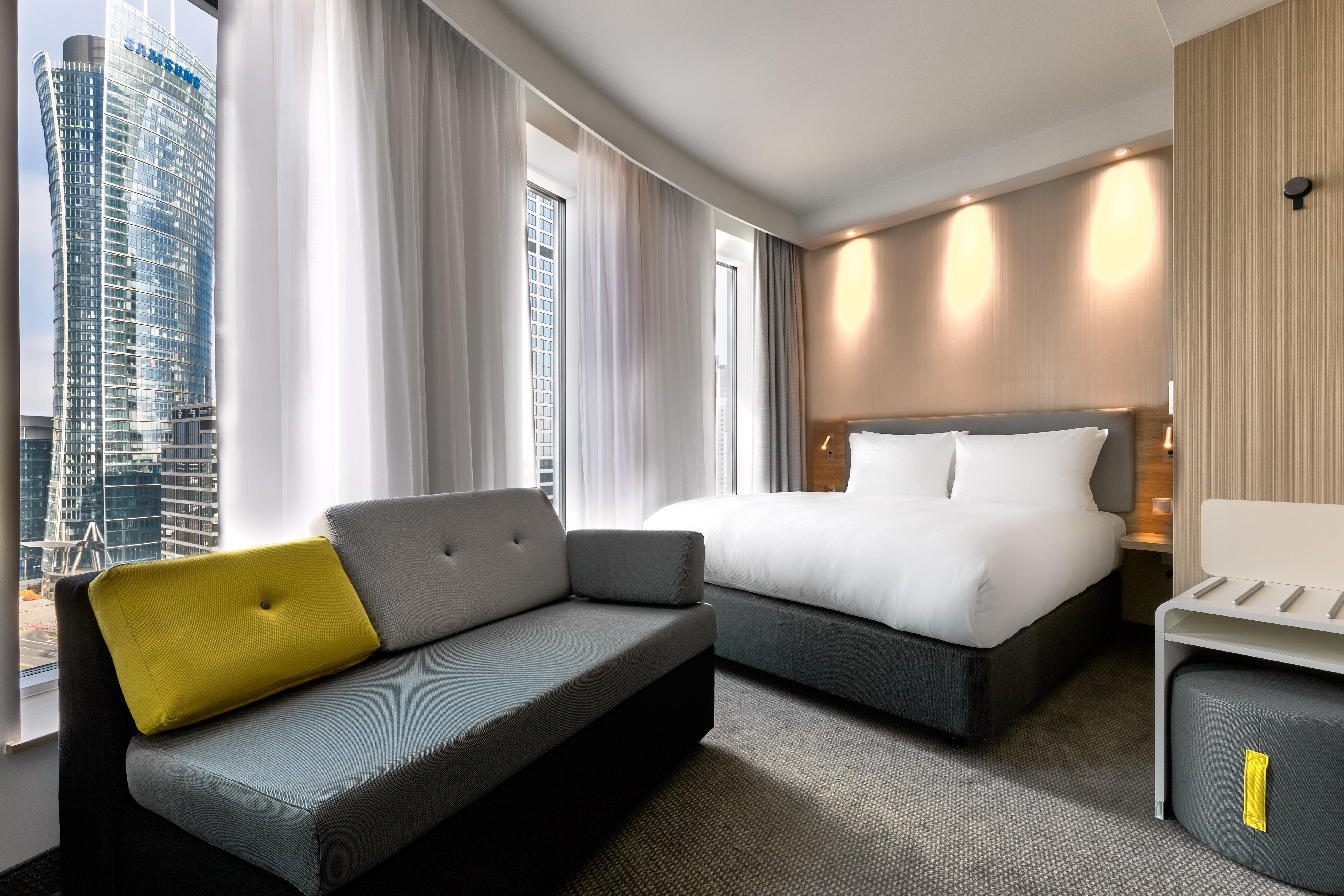 Holiday Inn Express - Warsaw - The Hub, An Ihg Hotel Ngoại thất bức ảnh